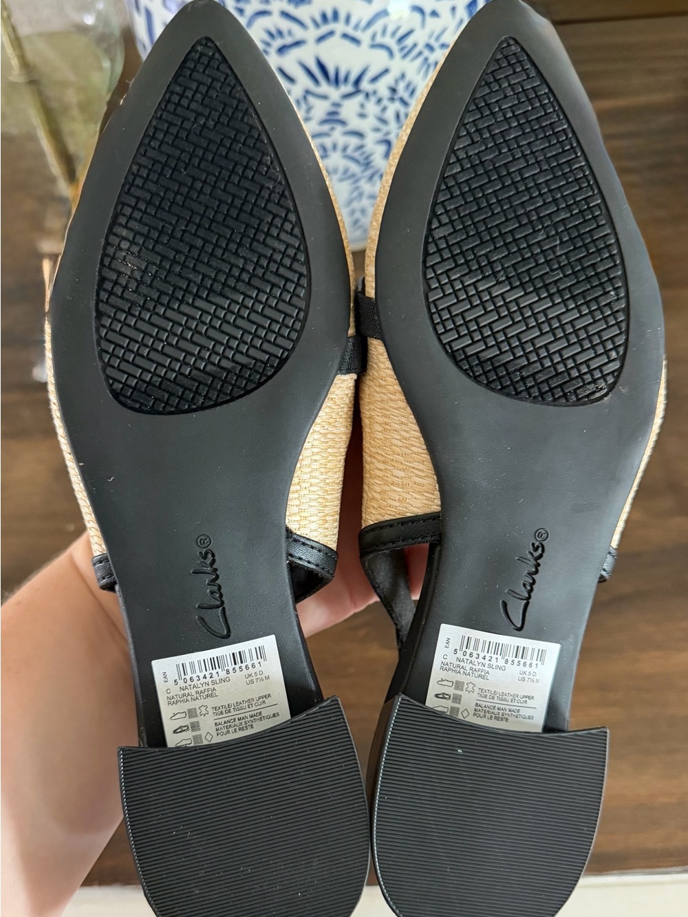 Clarks Collection Women's Black & Natural Pointed Slingback Flats - Picture 5 of 7